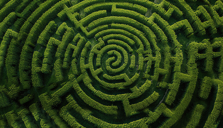 green-circular-hedge-maze-768x441